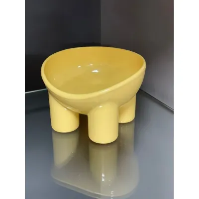 Миска пластикова для собак і котів на ніжках 14,5*14*10см, жовта