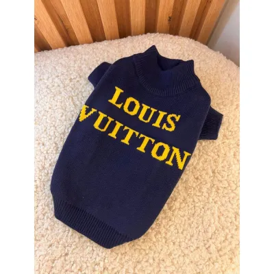 Светр для собак Louis Vuitton з жовтими буквами, синій