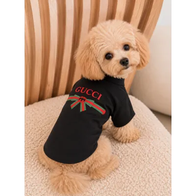 Футболка для собак Gucci із зелено-червоним смужкою та бантом на спинці, чорна