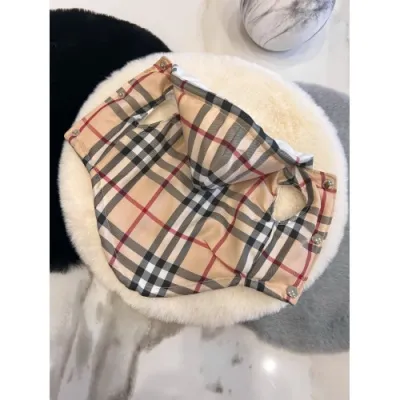 Зимова жилетка для собак BURBERRY з капюшоном, на кнопках, бежева