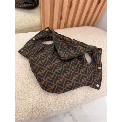 Зимова жилетка для собак FENDI з капюшоном, на кнопках, коричнева