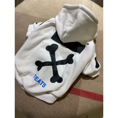 Толстовка для собак OFF WHITE Treats з капюшоном і кісточками на спинці, біла