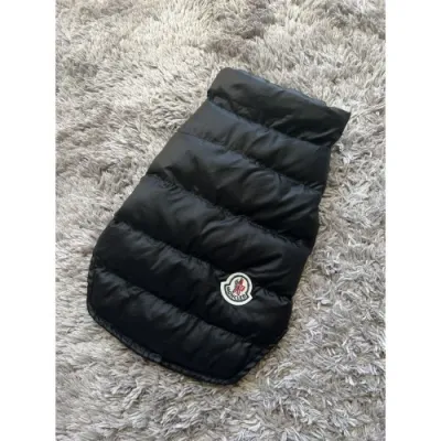 Зимова жилетка для собак MONCLER, без капюшона, на кнопках, чорна