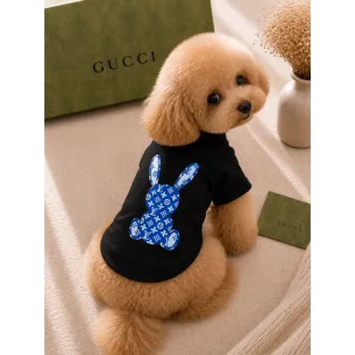 Футболка для собак чорна з синім зайчиком Louis Vuitton
