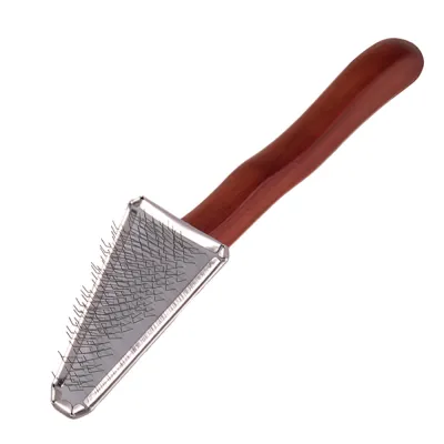 Пуходерка Dezynadog Soft Triangle Slicker Brush трикутна пласка д/важкодоступних місць навколо очей лап та морди д/цуценят та малих порід собак